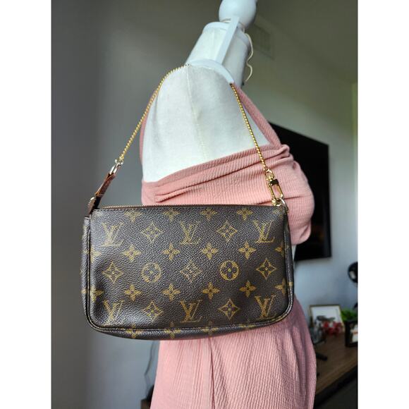 Louis Vuitton Pochette Accessoires Monogram Canvas Shoulder Bag Vintage LV - Picture 2 of 15